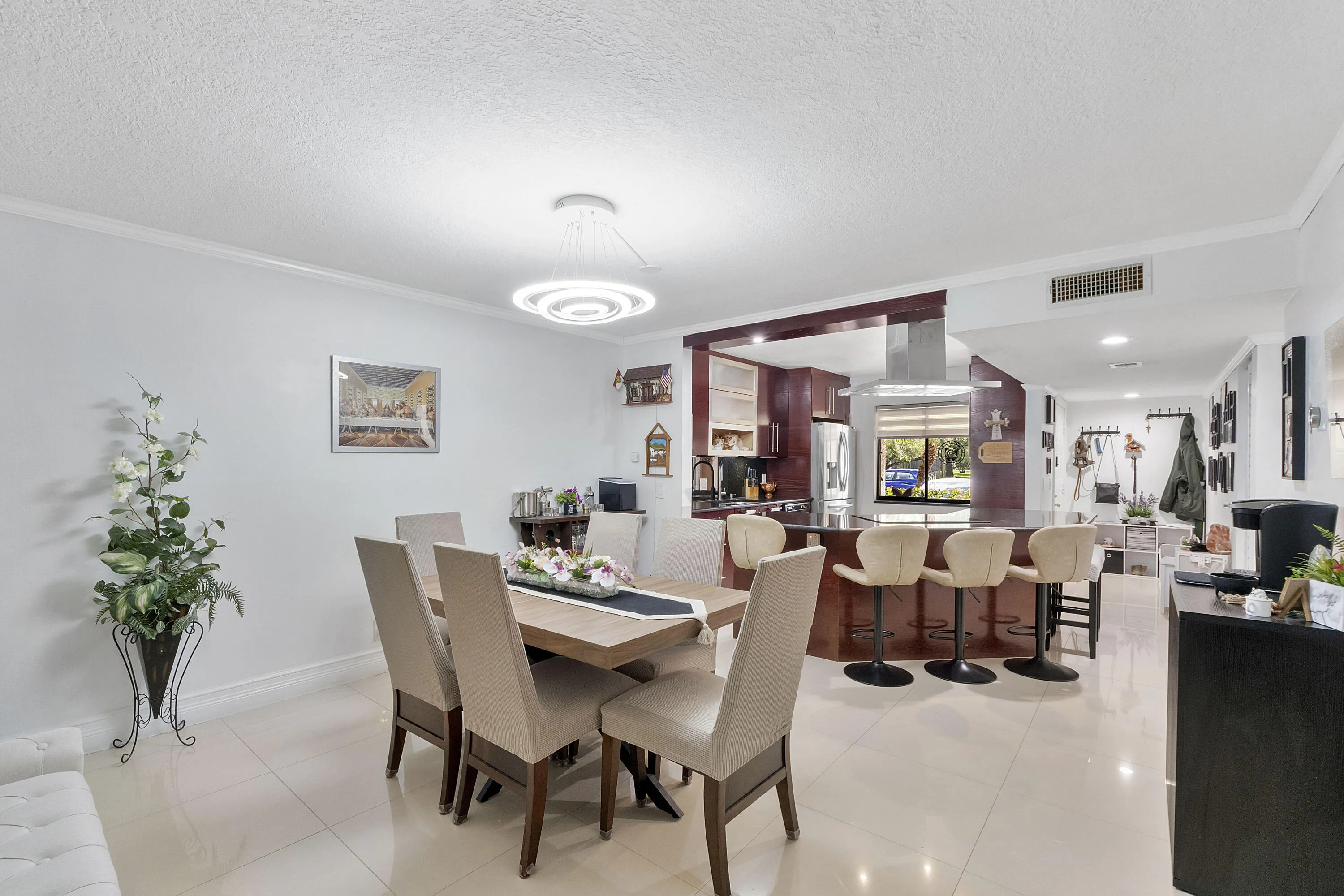 435 Lakeview Dr_029