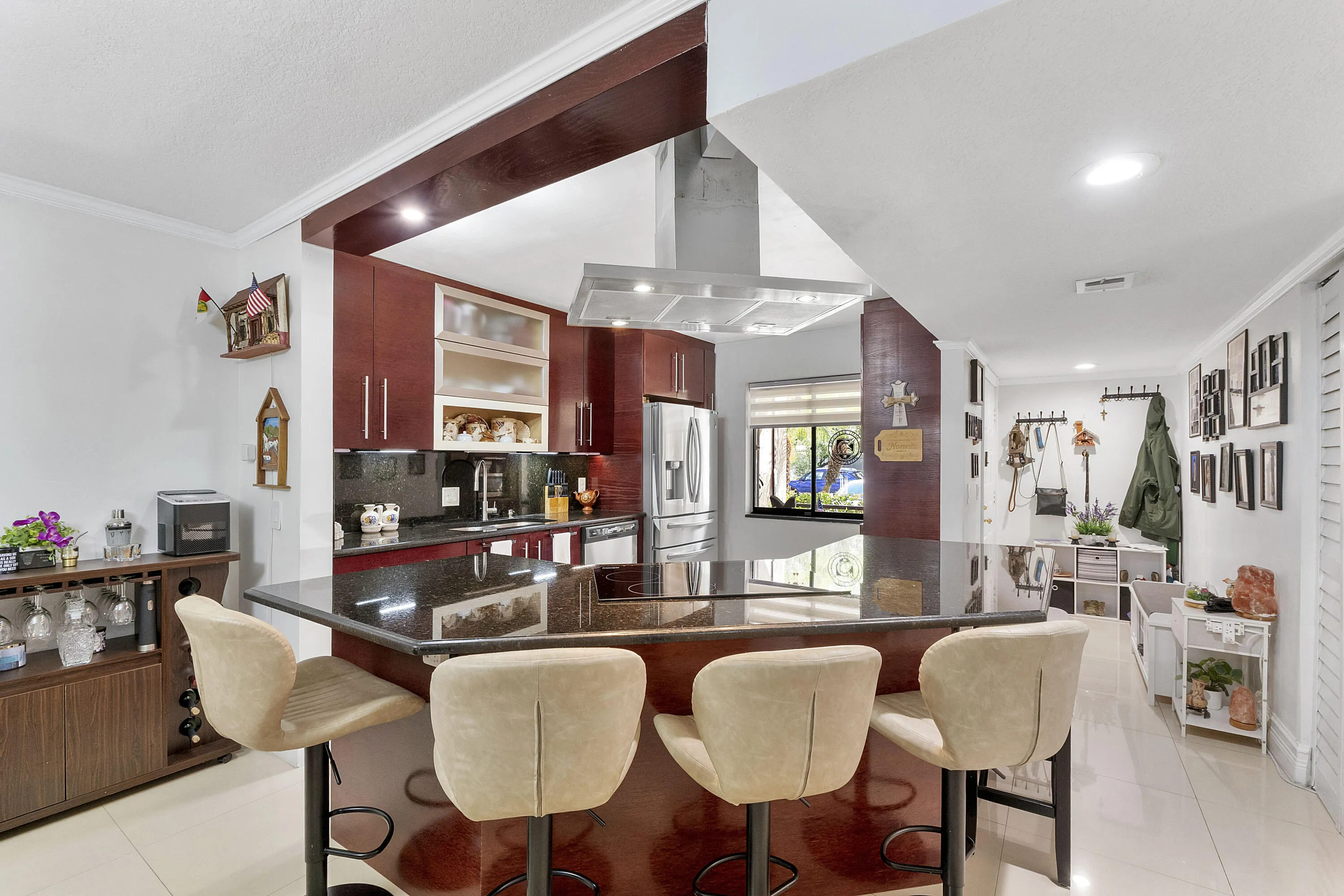 435 Lakeview Dr_024