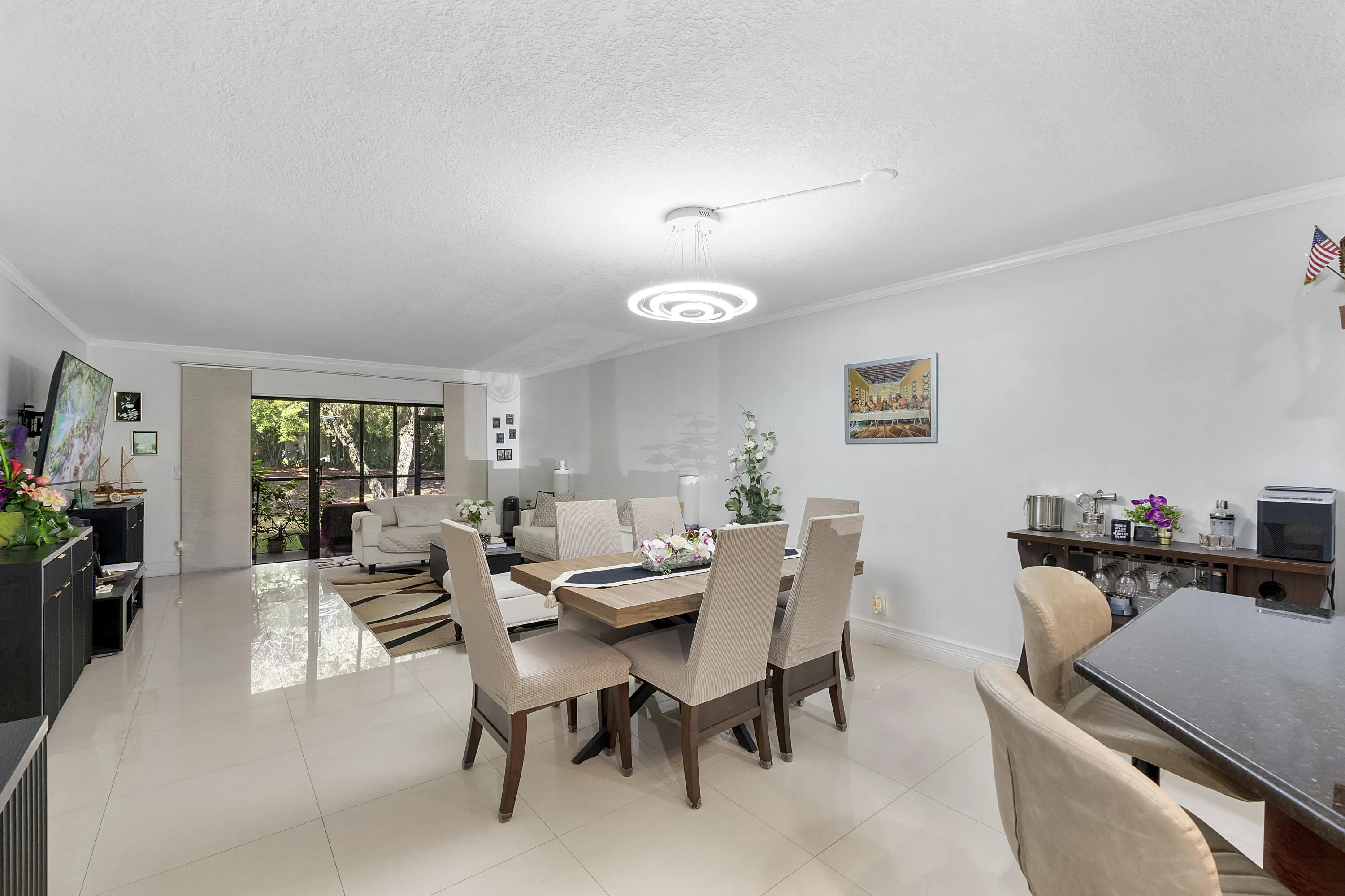 435 Lakeview Dr_028