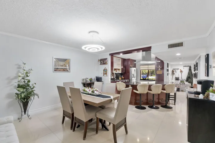 435 Lakeview Dr_029