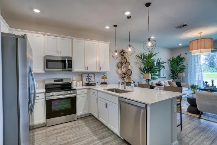 PBH_DelrayTrails_Hibiscus_Pic_Kitchen_1o
