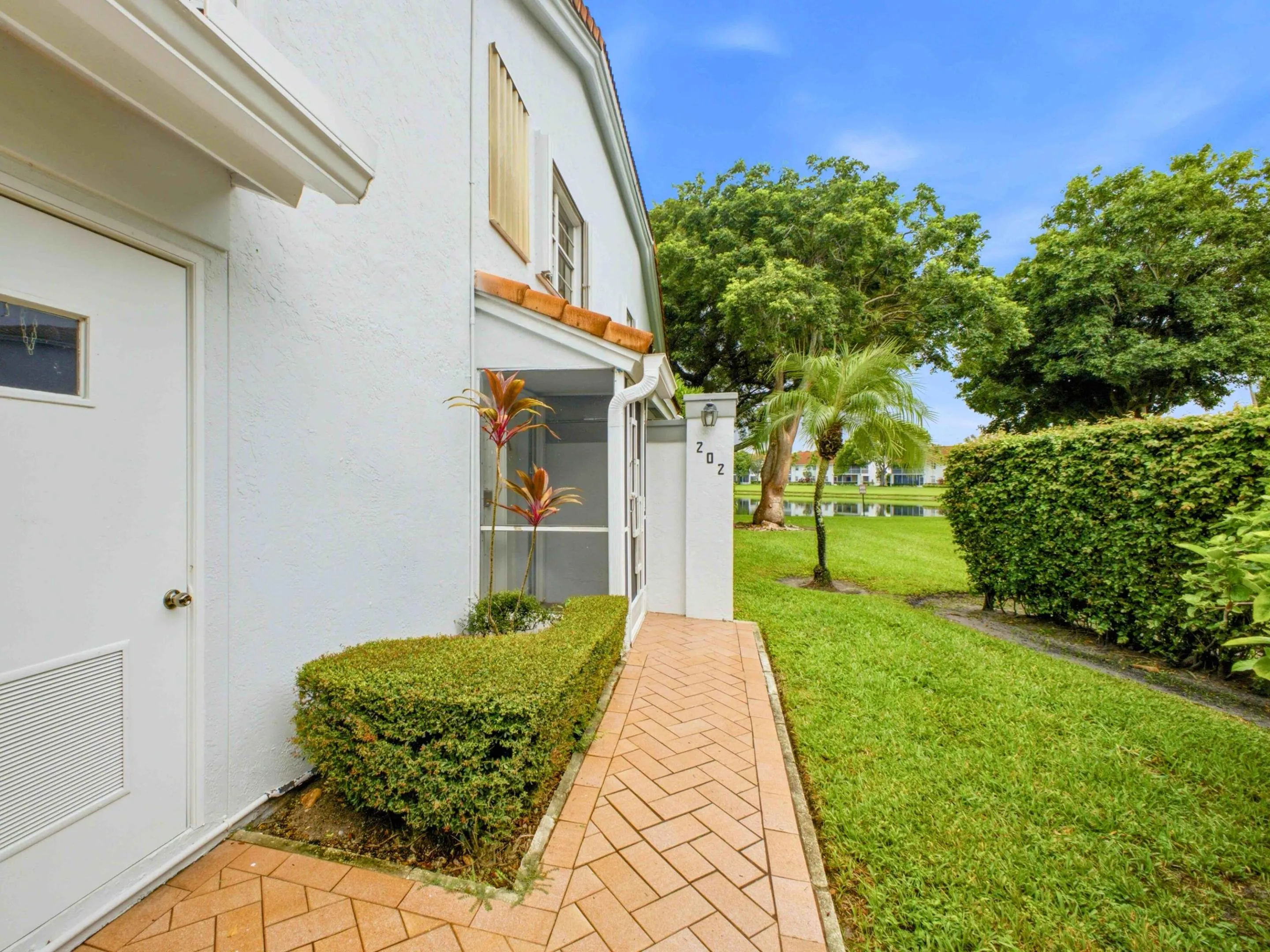 Unit Entryway