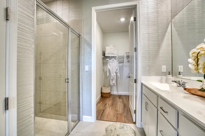 PBH_DelrayTrails_Orchid_Pic_Owners_Bath_