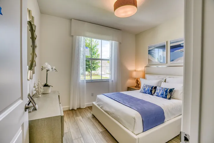 PBH_DelrayTrails_Orchid_Pic_Bed2_F1