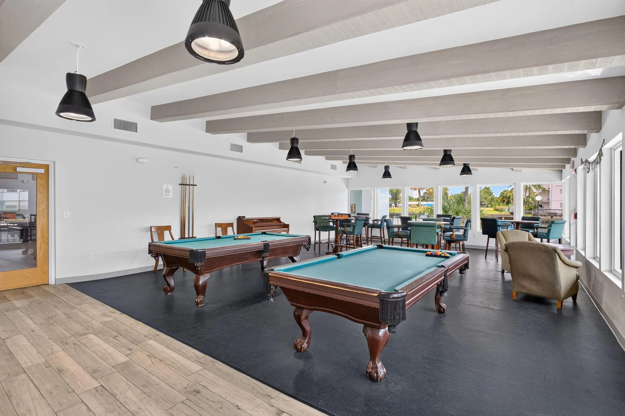 44-web-or-mls-Game Room