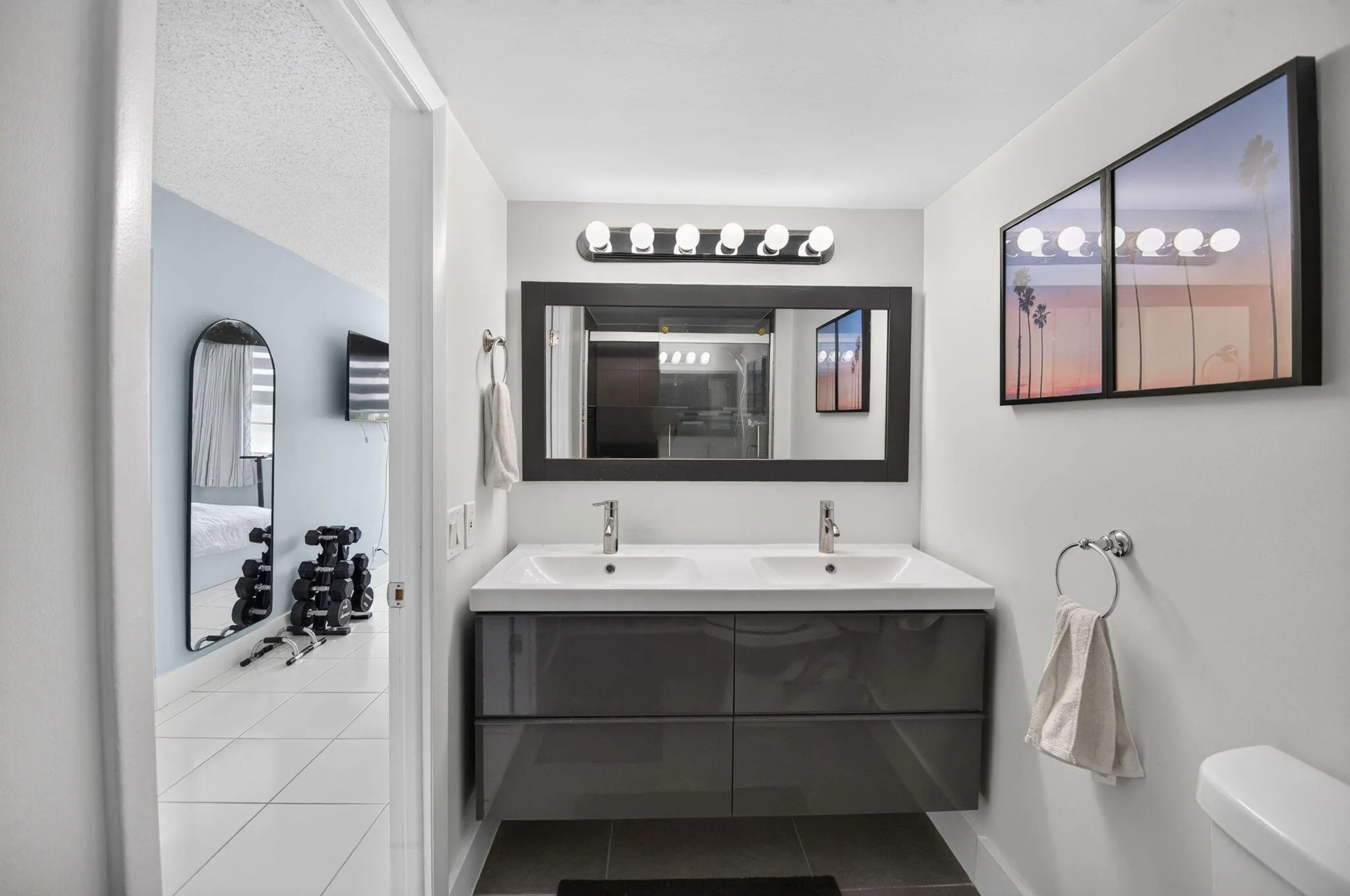 25-web-or-mls-Primary Bathroom_2