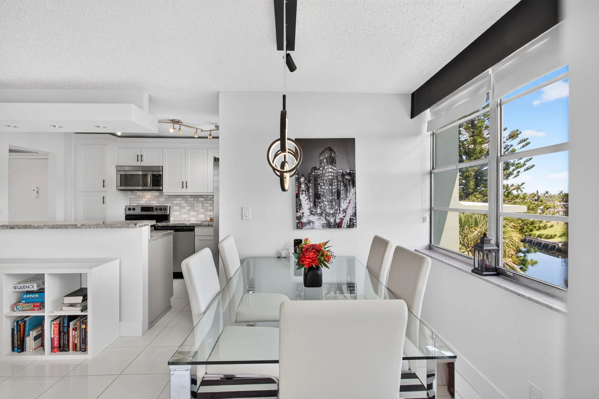 9-web-or-mls-Dining 1