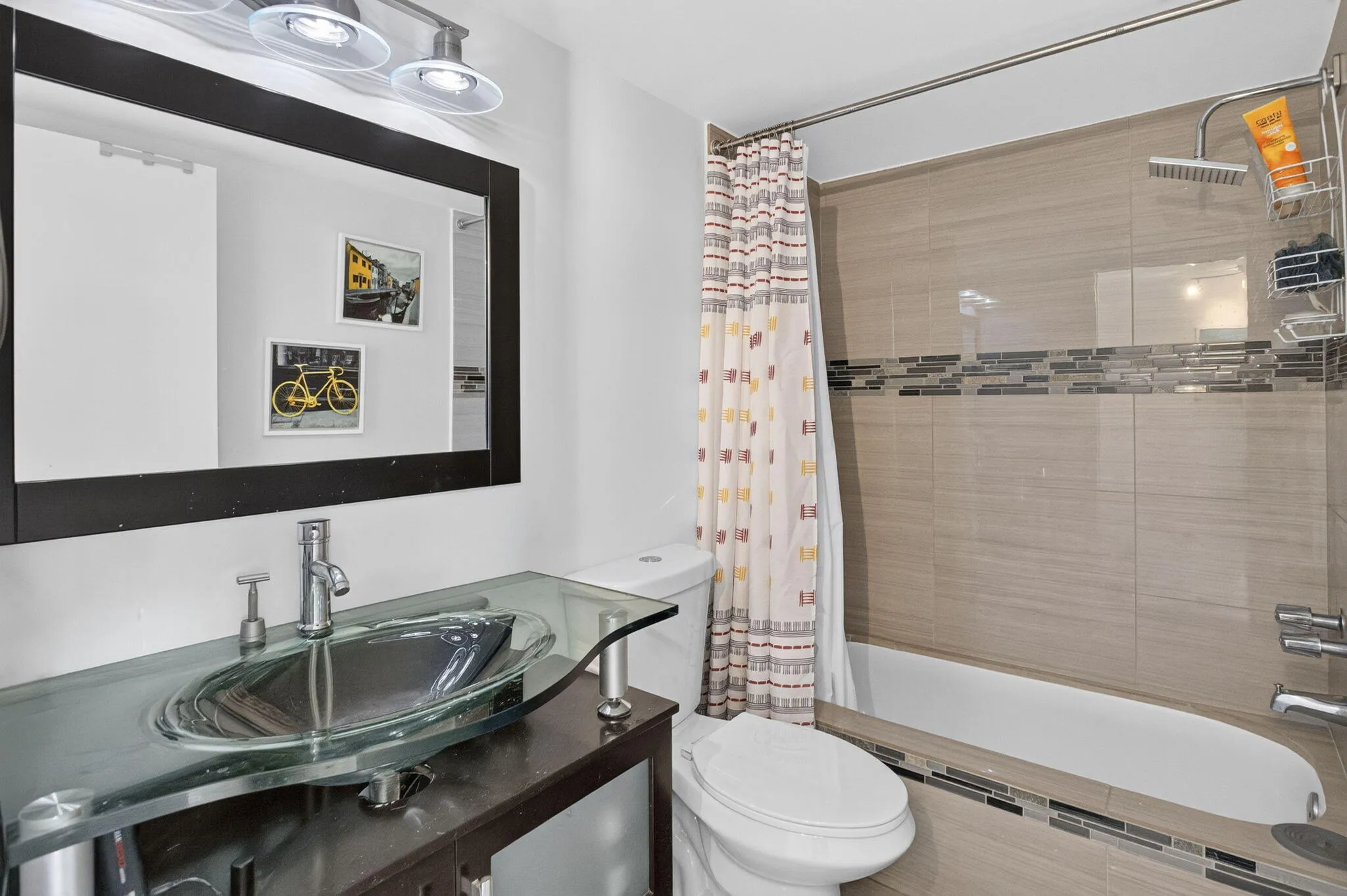 27-web-or-mls-Guest Bathroom 1_1