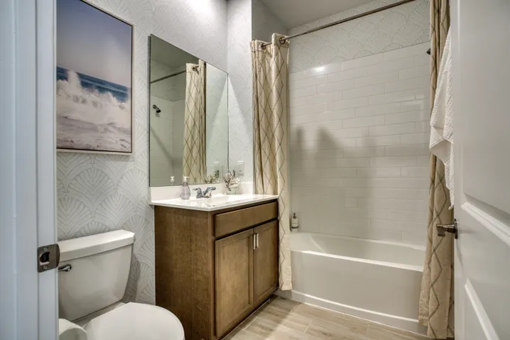 PBH_DelrayTrails_Larkspur_Pic_Bath2_F1
