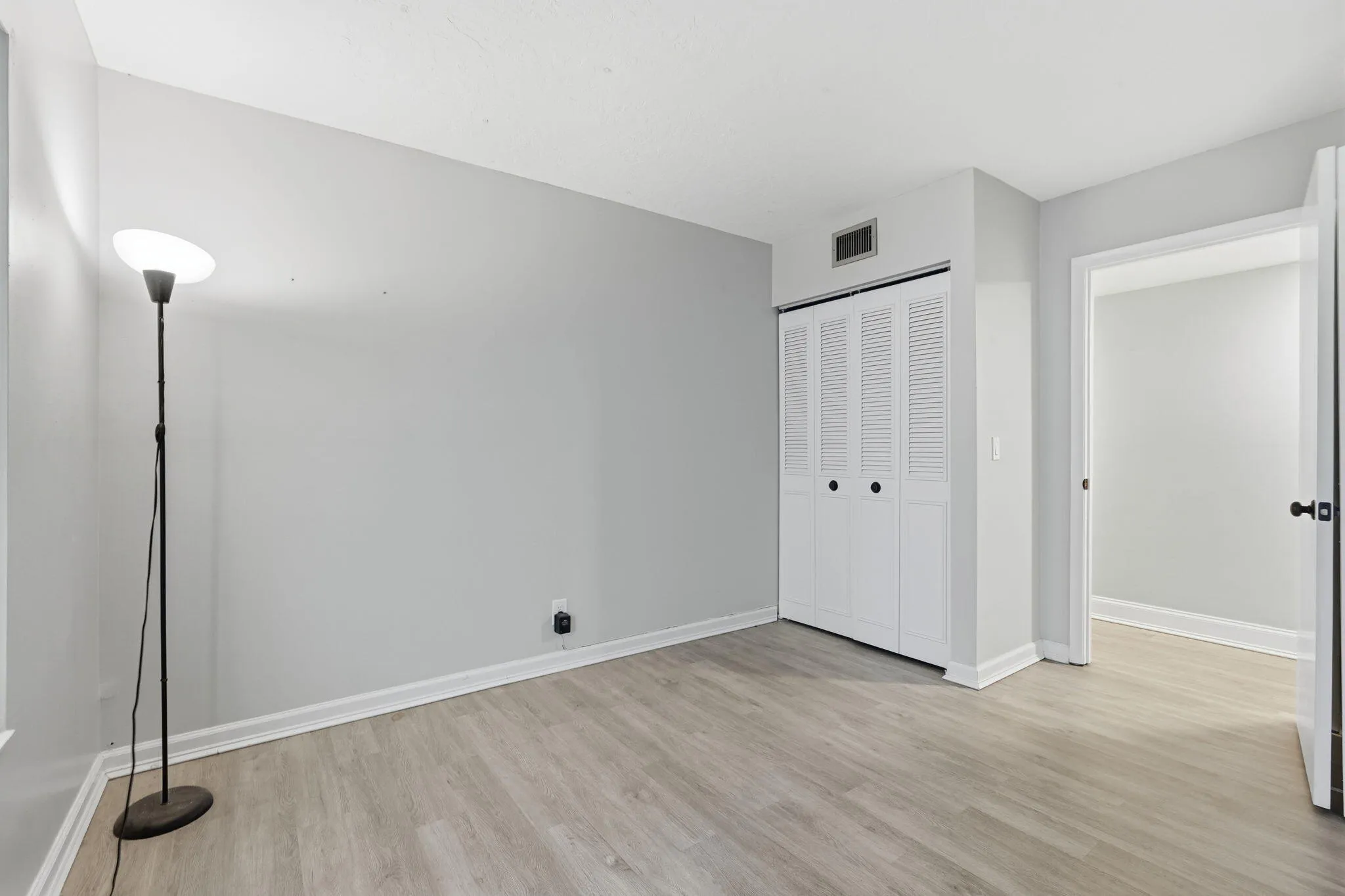 14-web-or-mls-1104_Green_Pine_Boulevard_