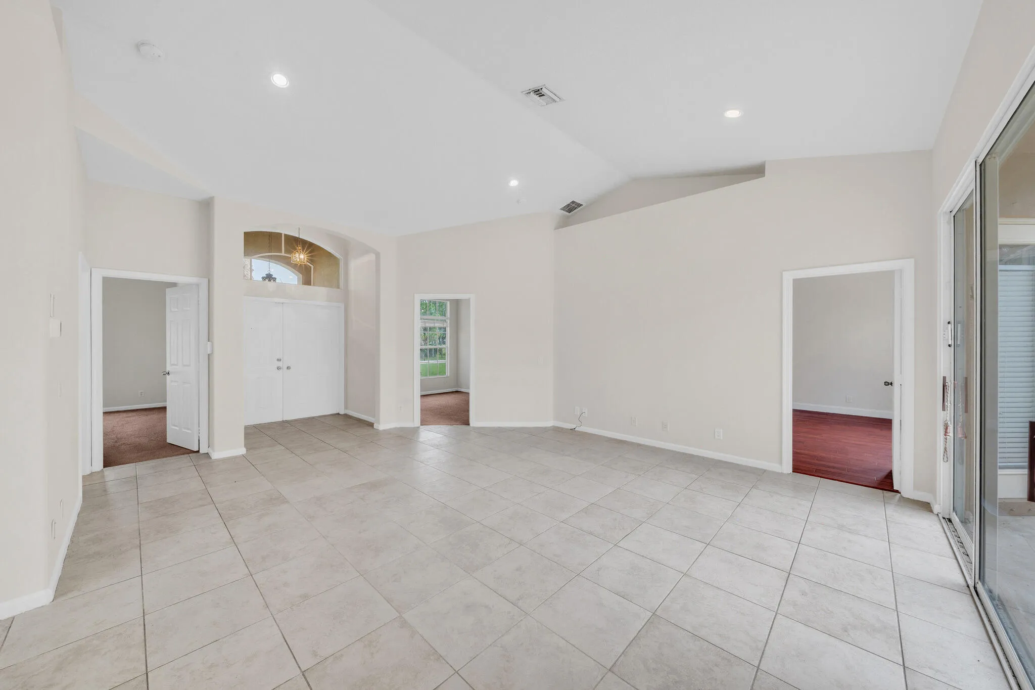8 Living Area