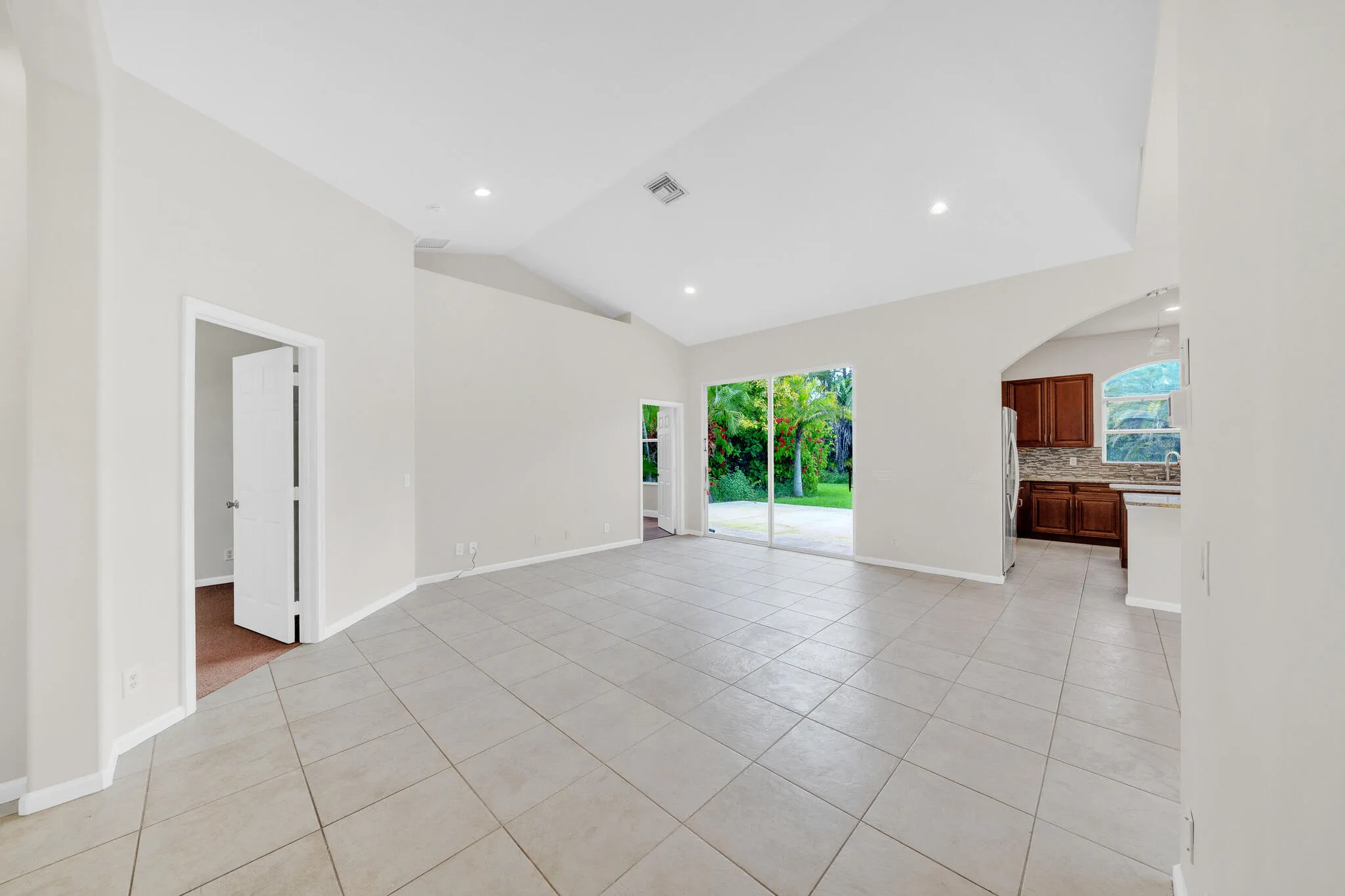 20 Living Area (1)