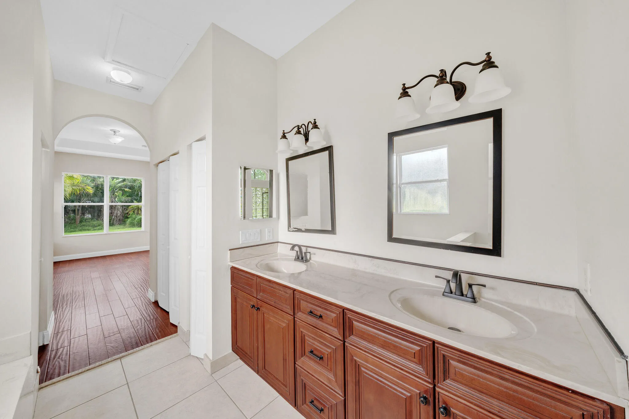 11 Primary Bathroom (2)