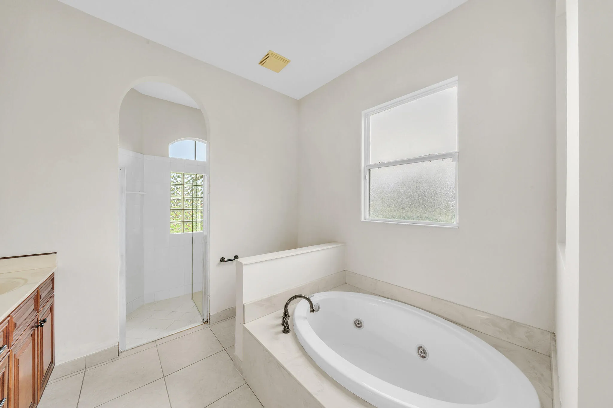 11 Primary Bathroom (1)
