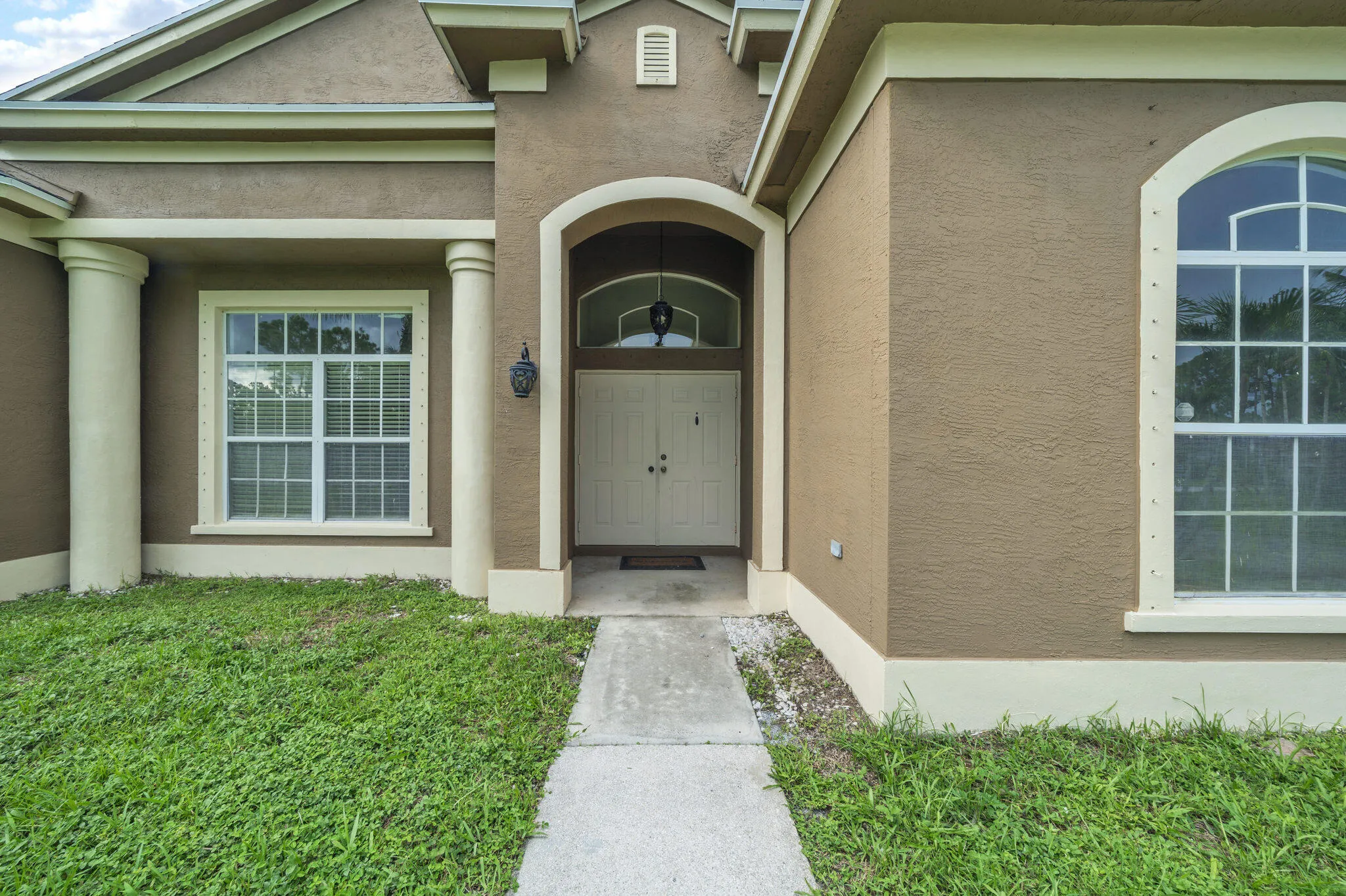 1 Exteriors (5)