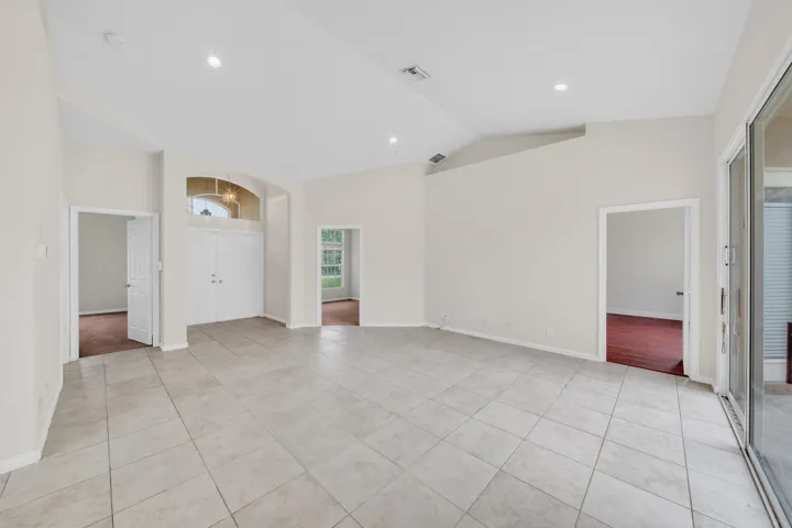 8 Living Area