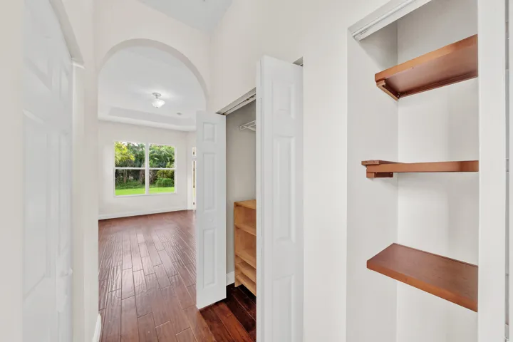 12 Closets