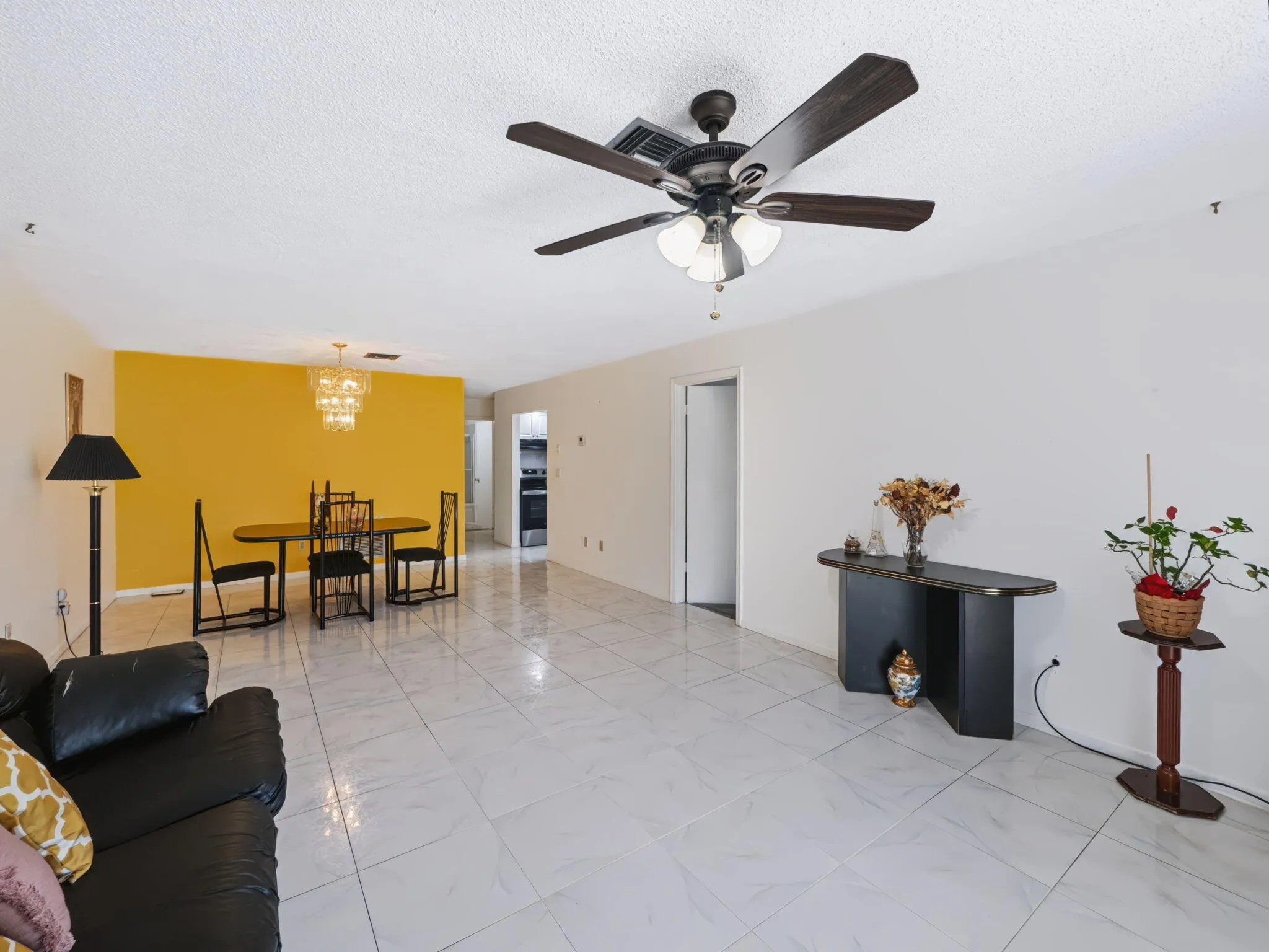9-web-or-mls-4948-regina-ct-009