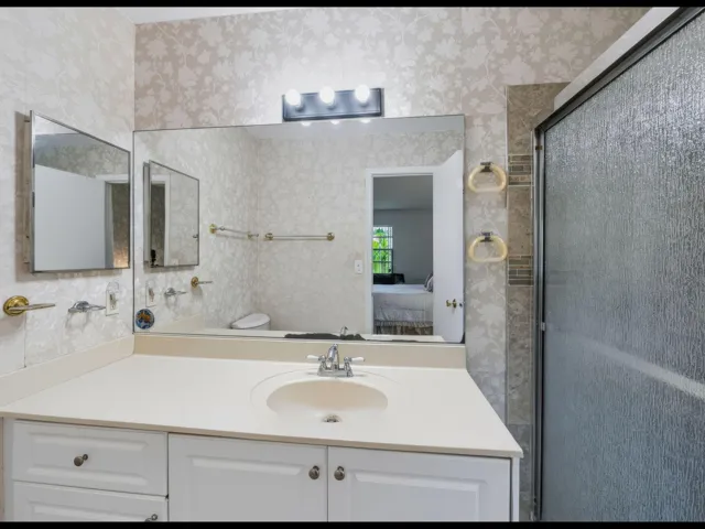 13-web-or-mls-4948-regina-ct-015