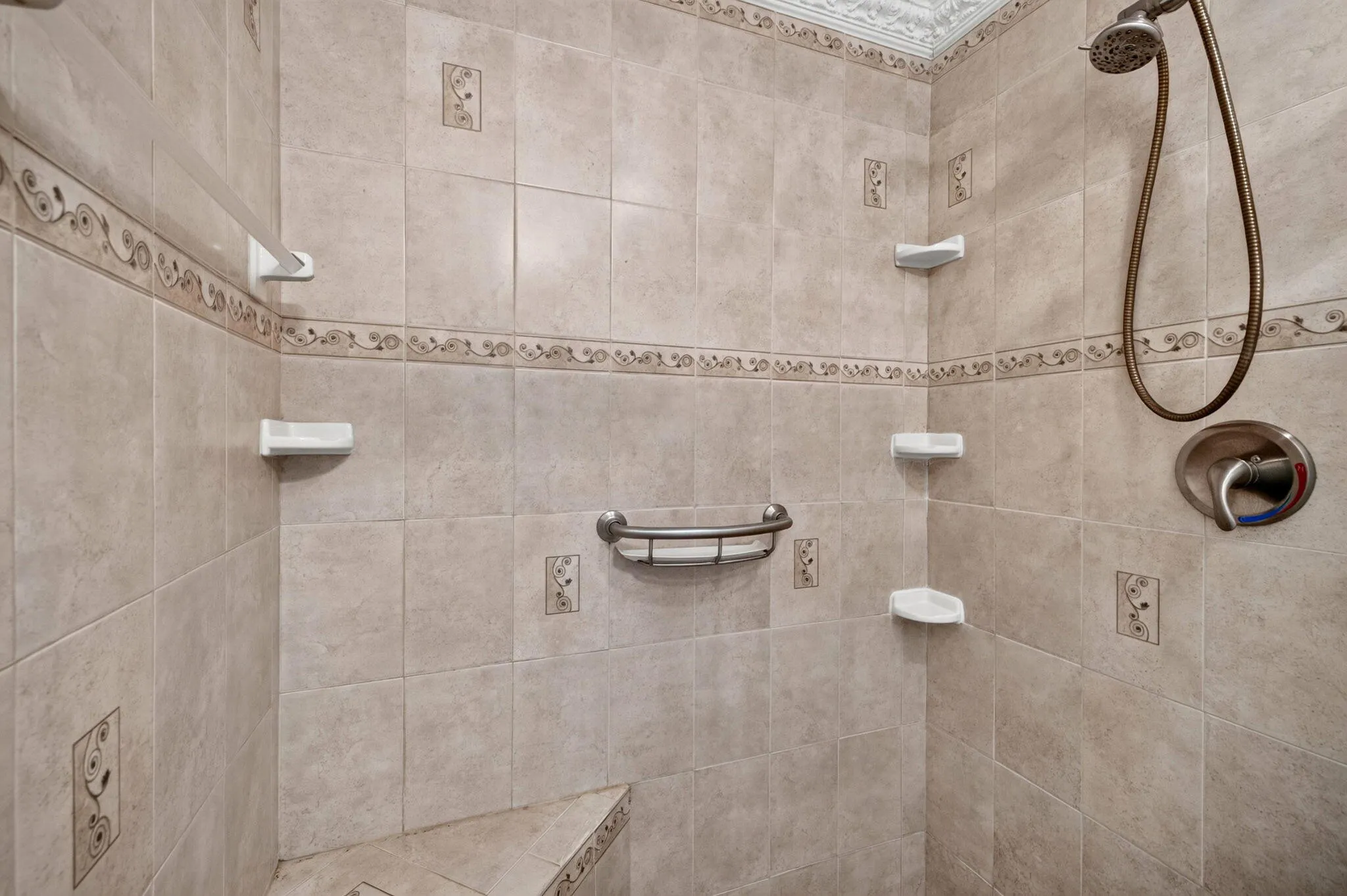 22-web-or-mls-699A1077