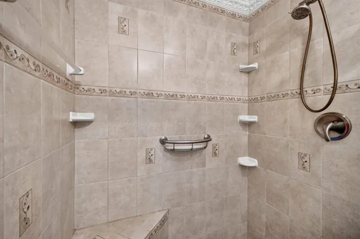 22-web-or-mls-699A1077