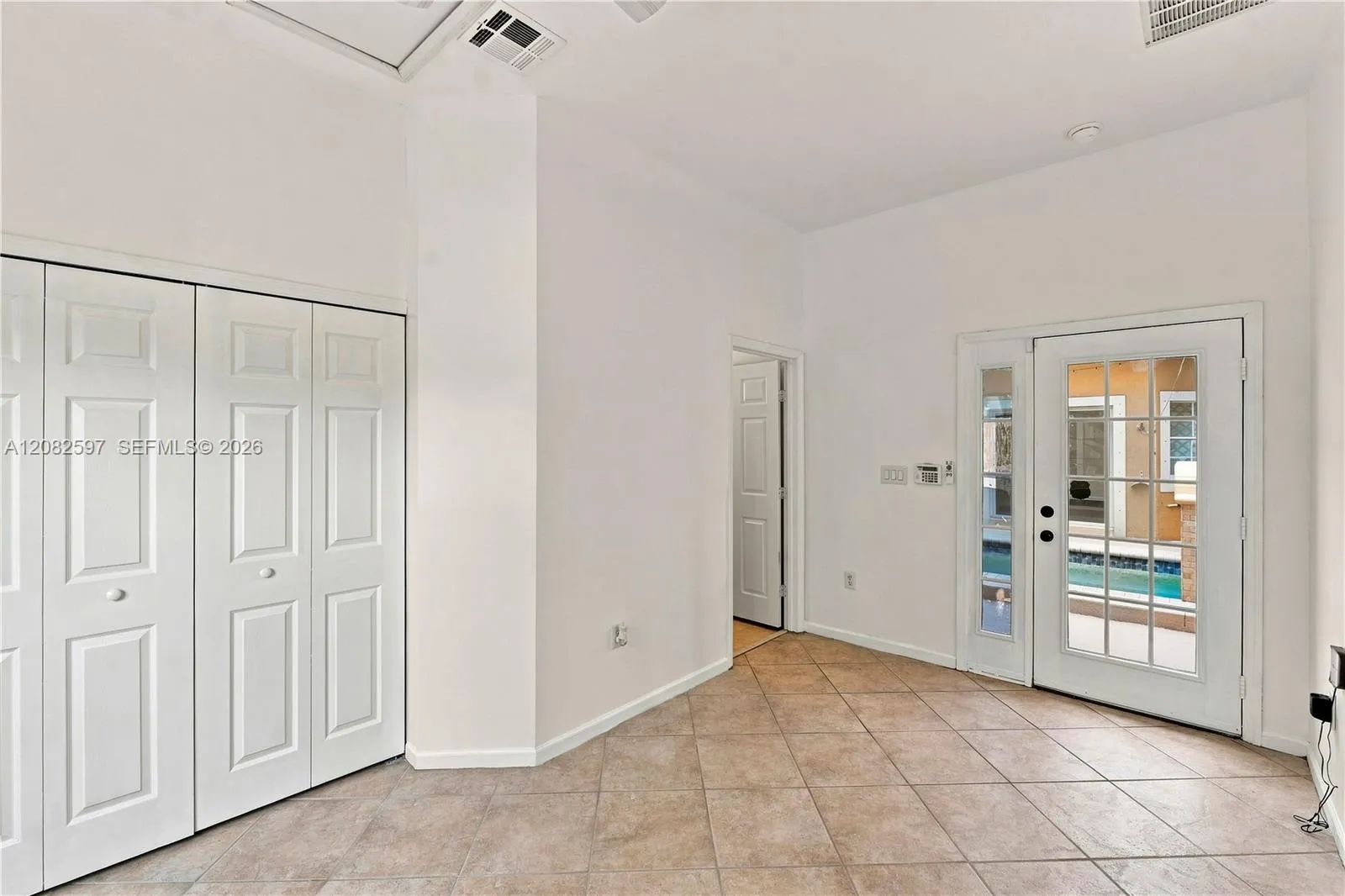 Living Room/Dining Room