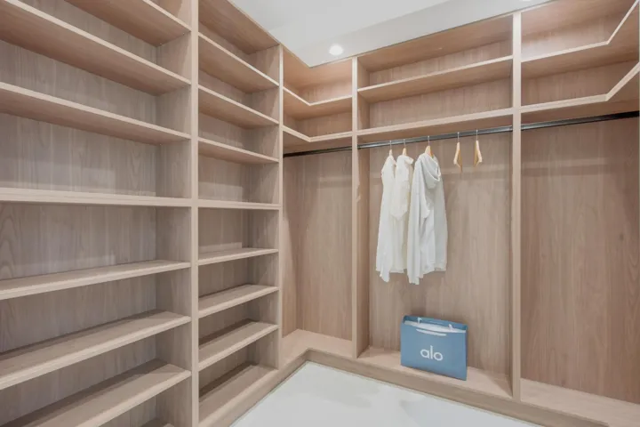 primary walk in closet