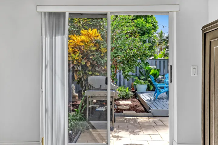 Access to Back Yard Deck