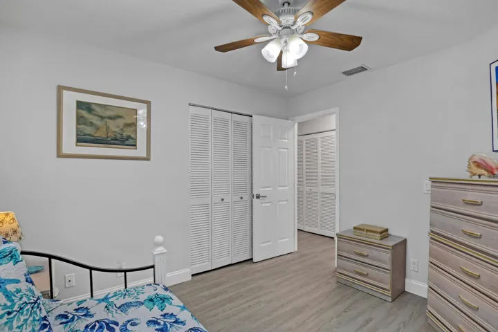 Trundle converts to Queen or 2 Twin Beds