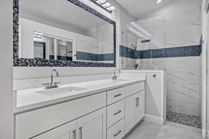 Plenty of space for your personal items.