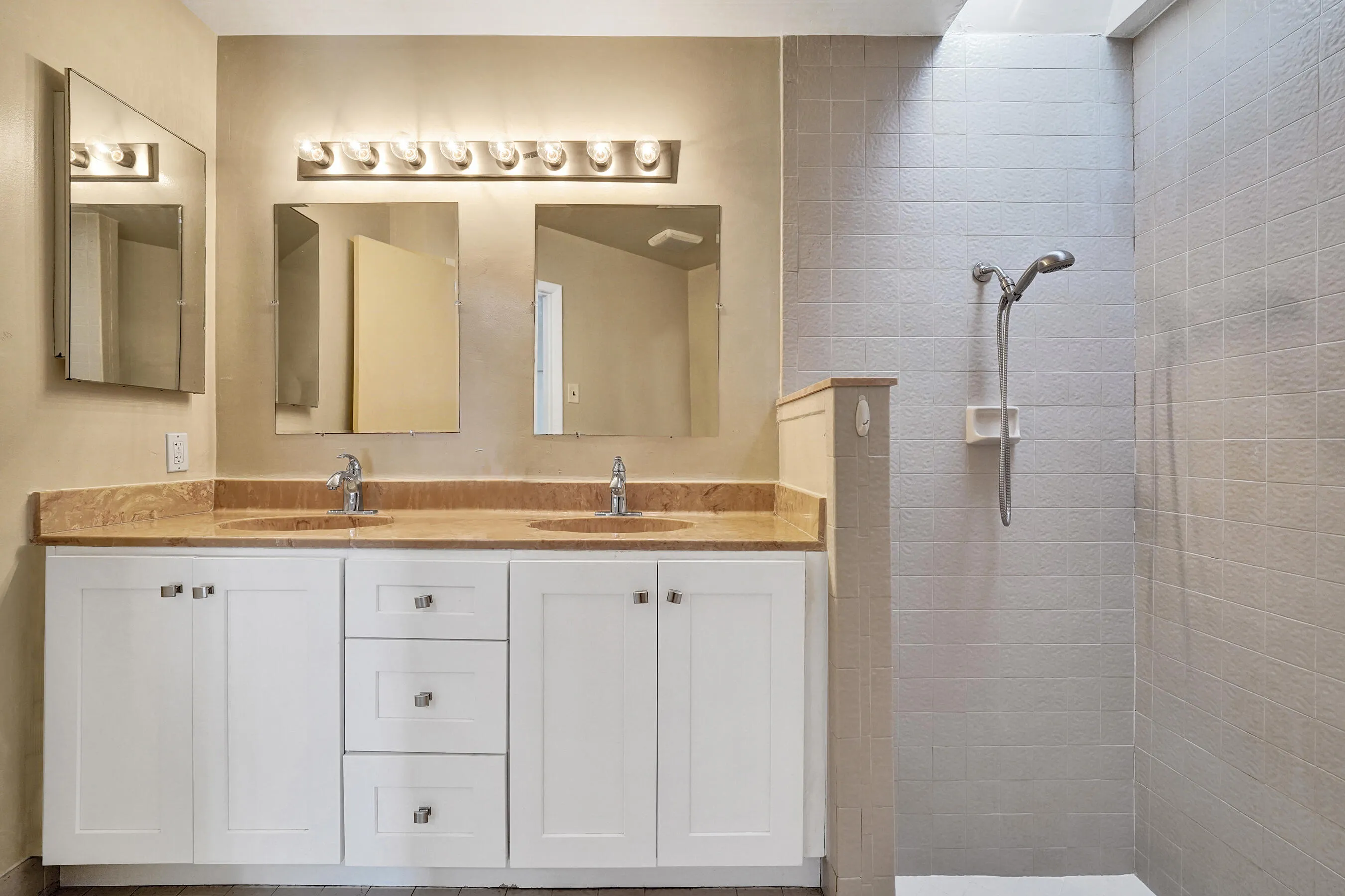 Dual Sinks