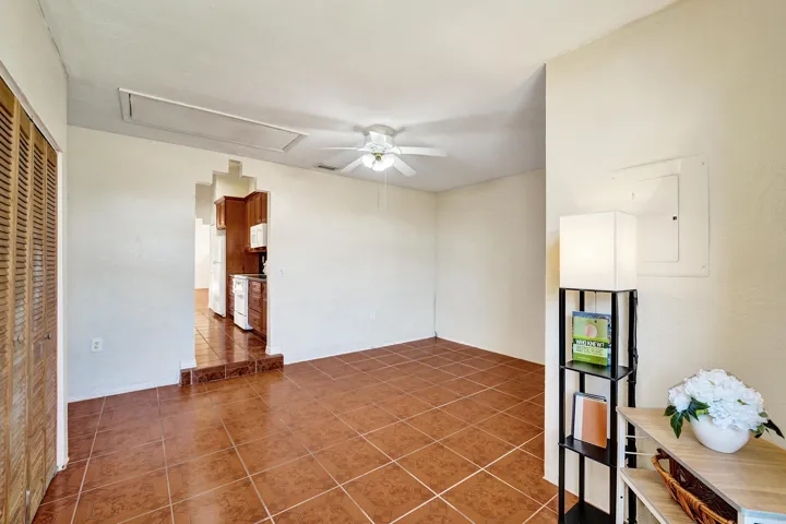 Additional Living Space Off Kitchen