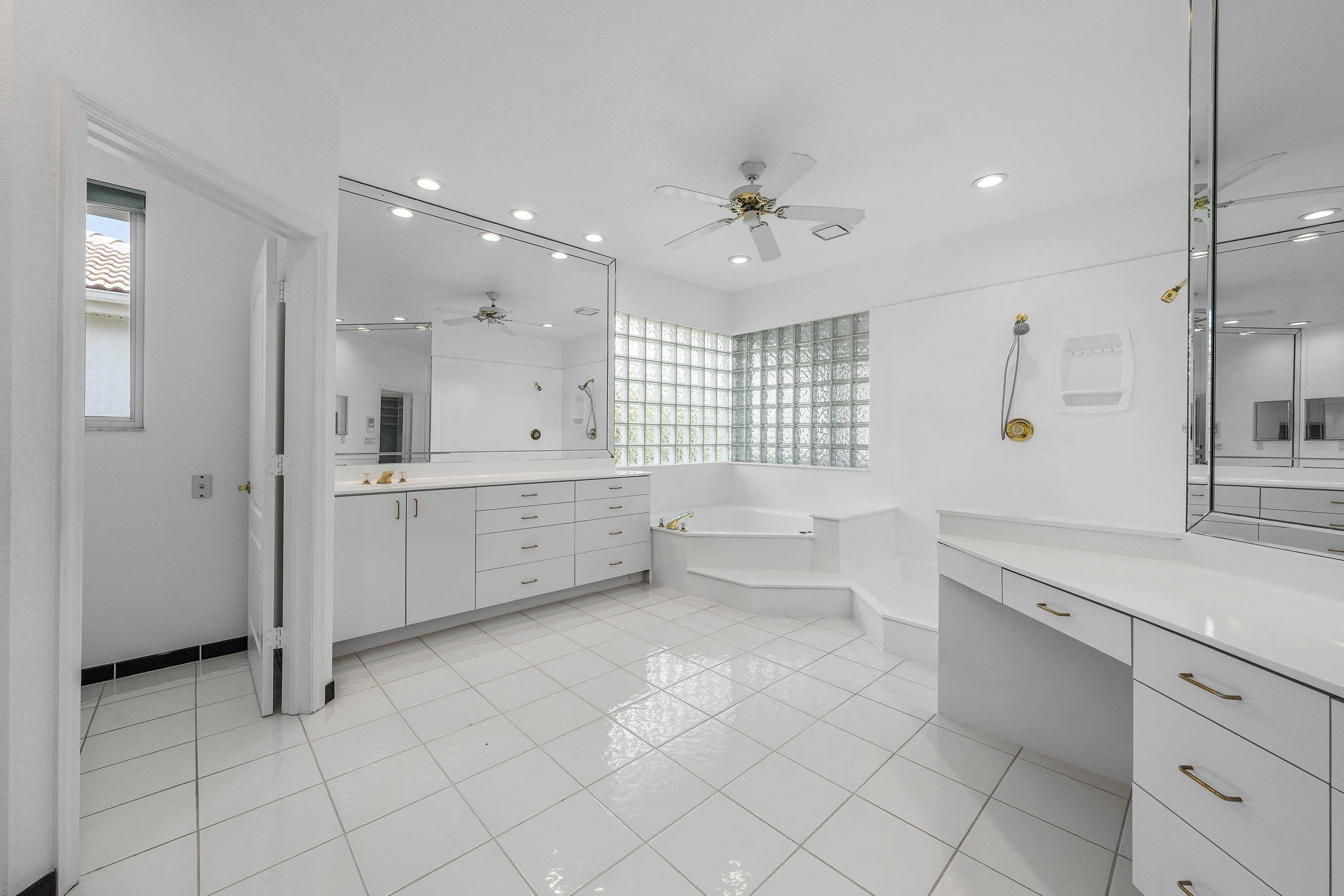 037-807CoventryStreet-BocaRaton-FL-33487