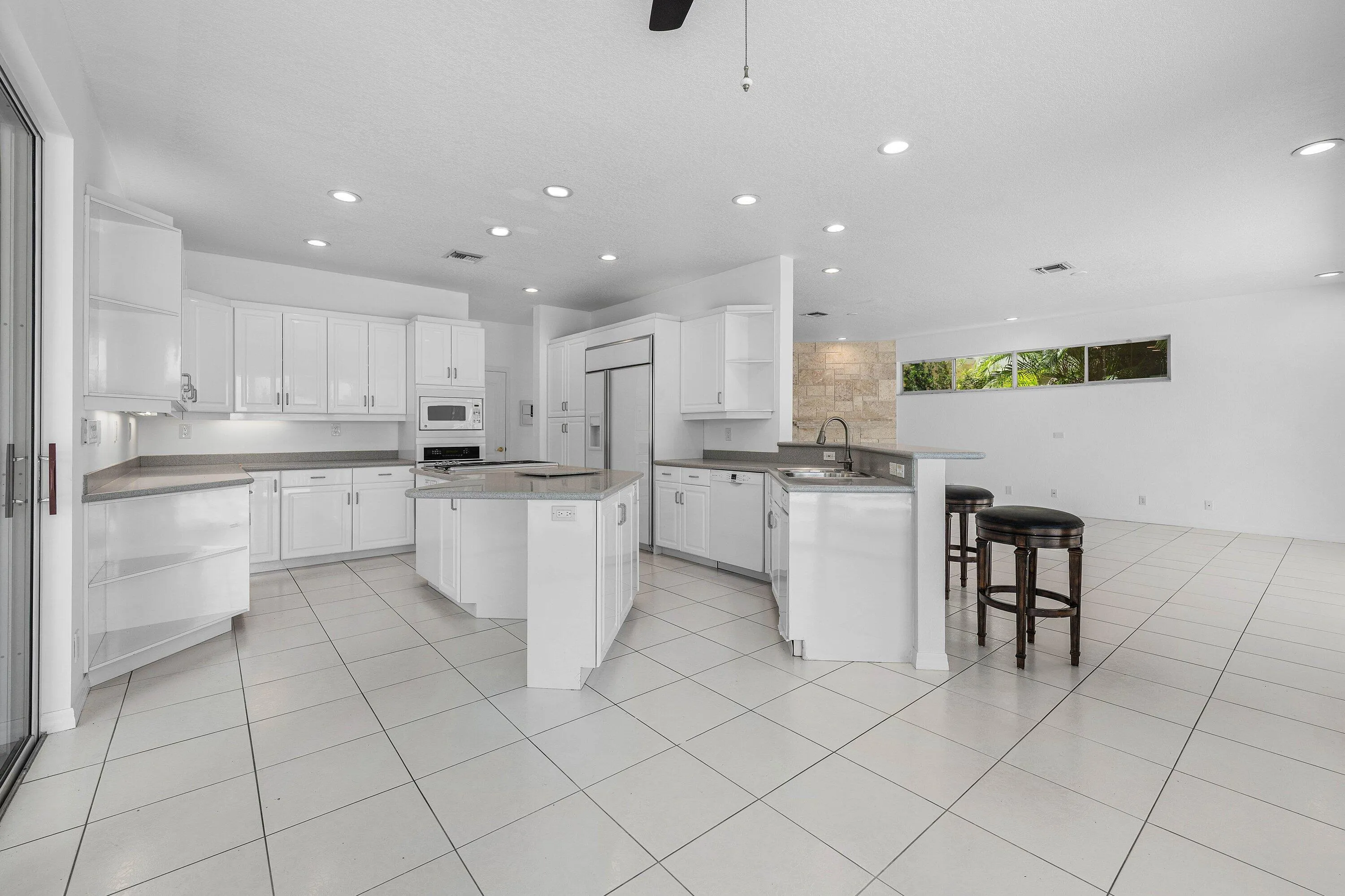 015-807CoventryStreet-BocaRaton-FL-33487