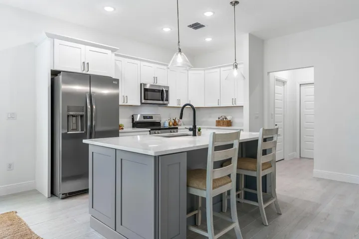 8115-104th-Ave-HigMedia-020