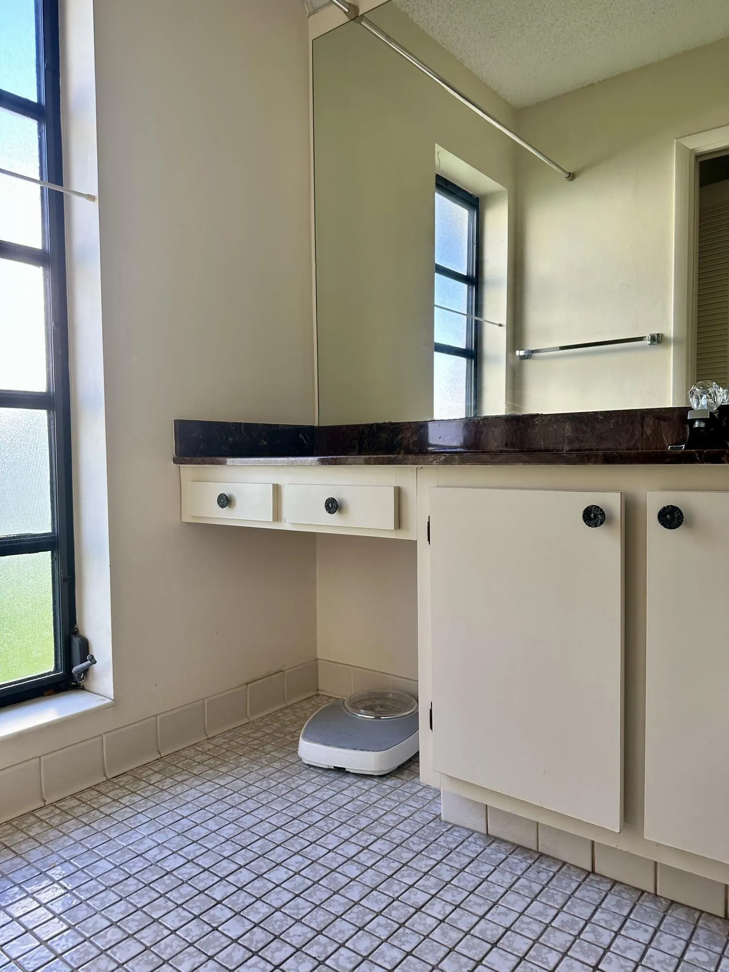Master Vanity