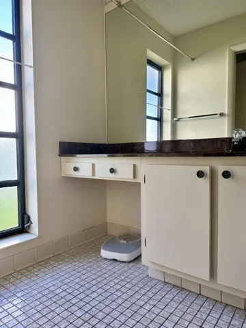 Master Vanity