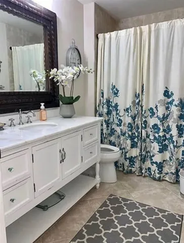 2nd/Guest Bathroom