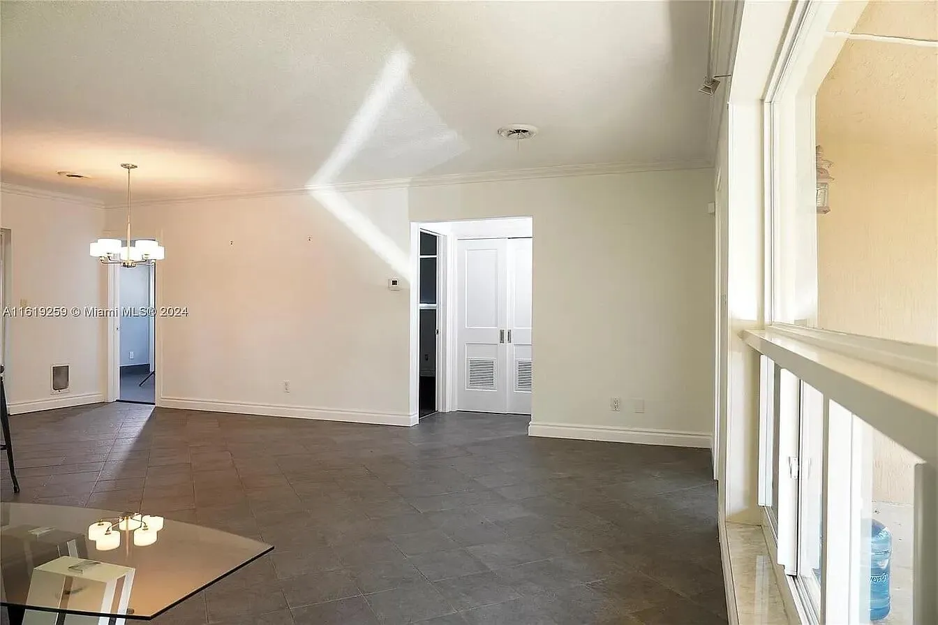 4205 McKinley 21