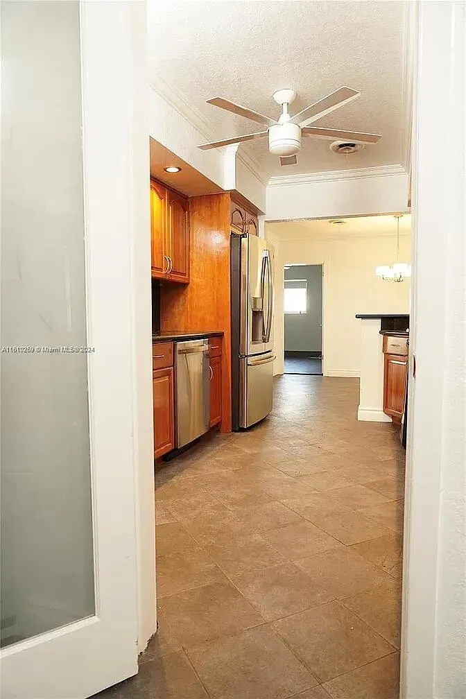 4205 McKinley 19
