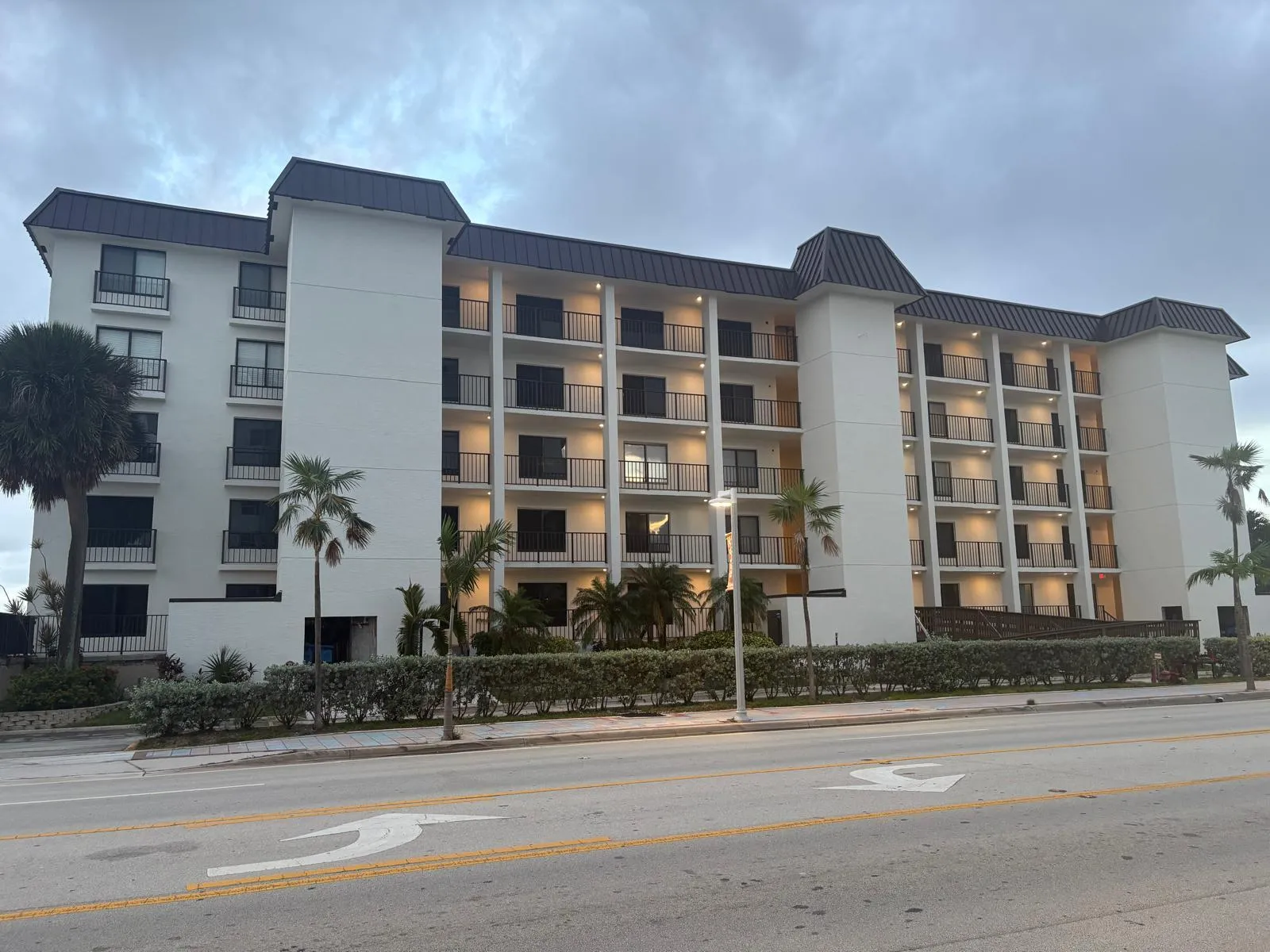Exterior Ocean Drive / A1A