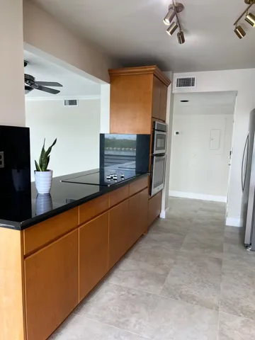 Kitchen (8)