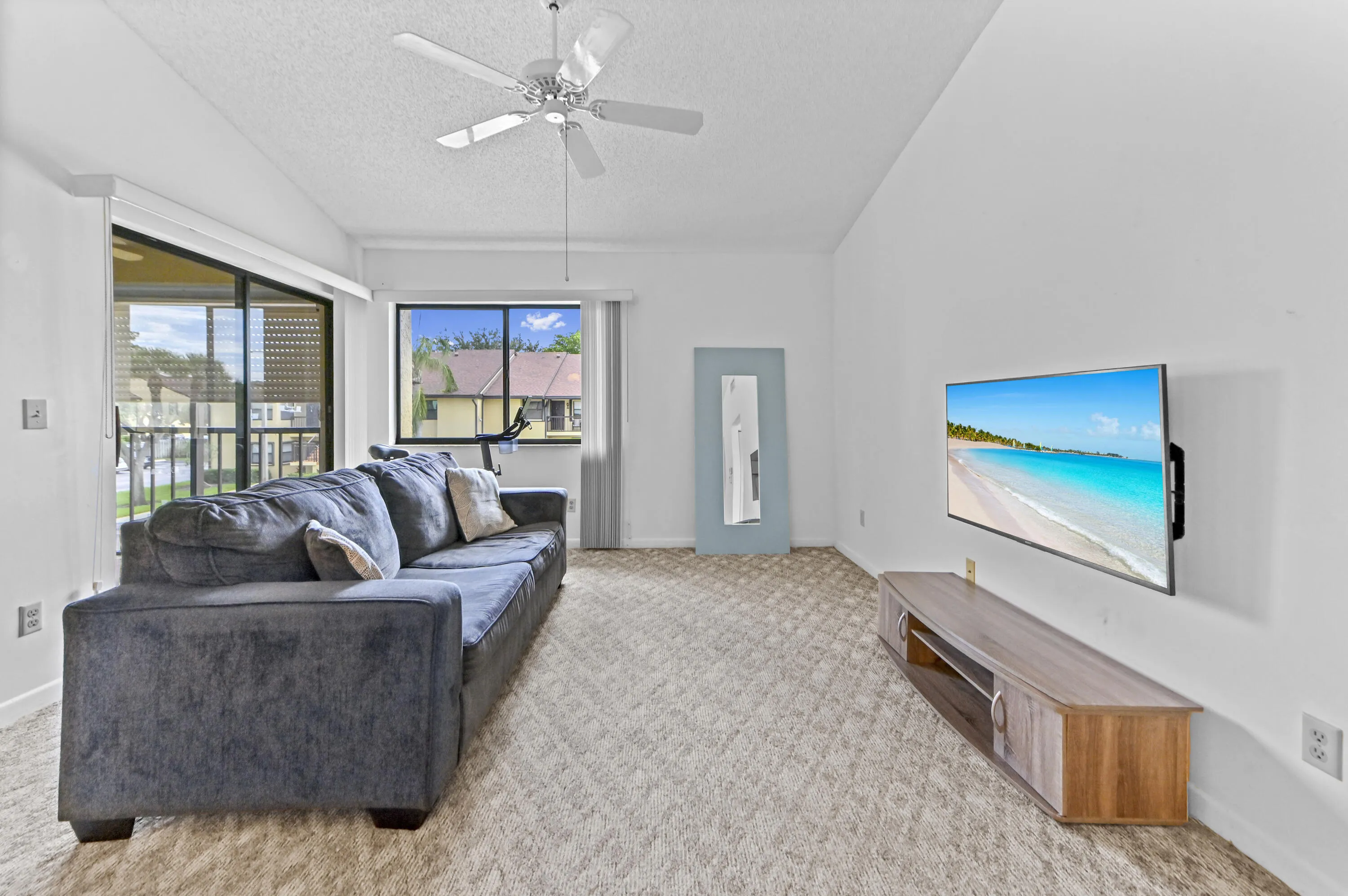 05 Living room 02