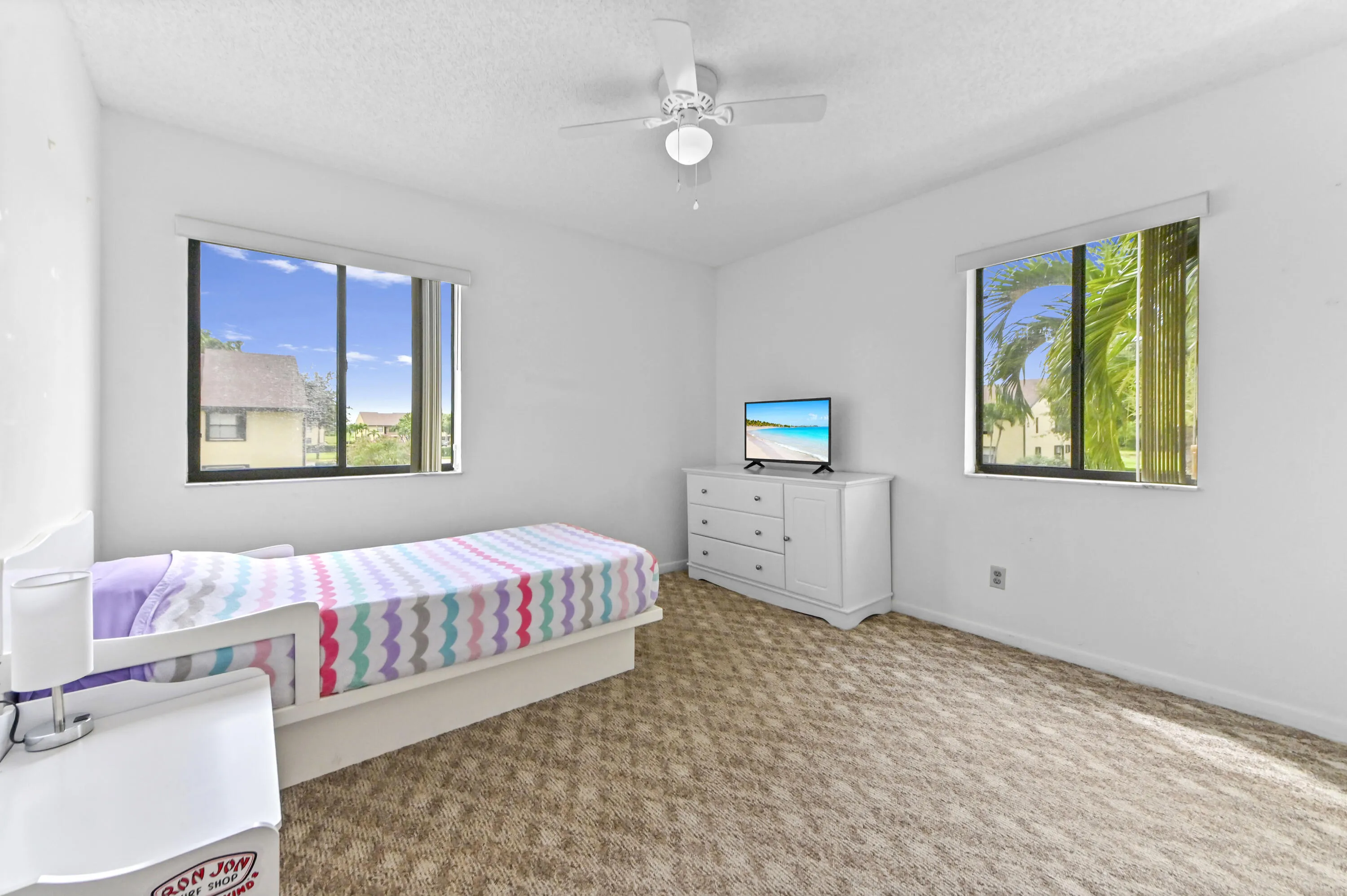 16 Bedroom 01