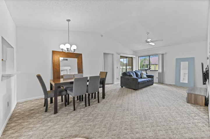 08 Dining area 01