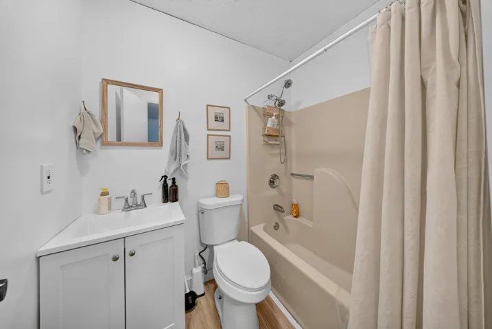 Ensuite Bathroom 3