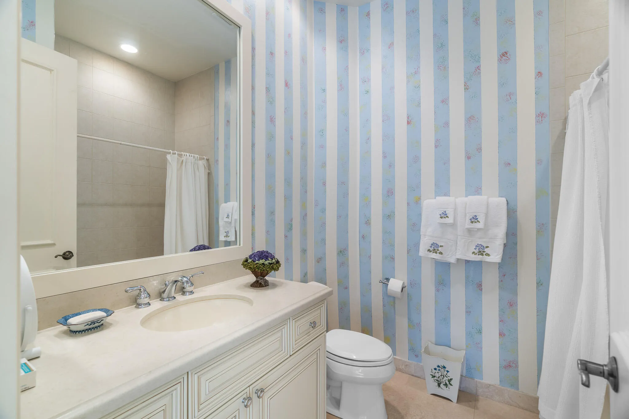 bedroom 2 ensuite bathroom