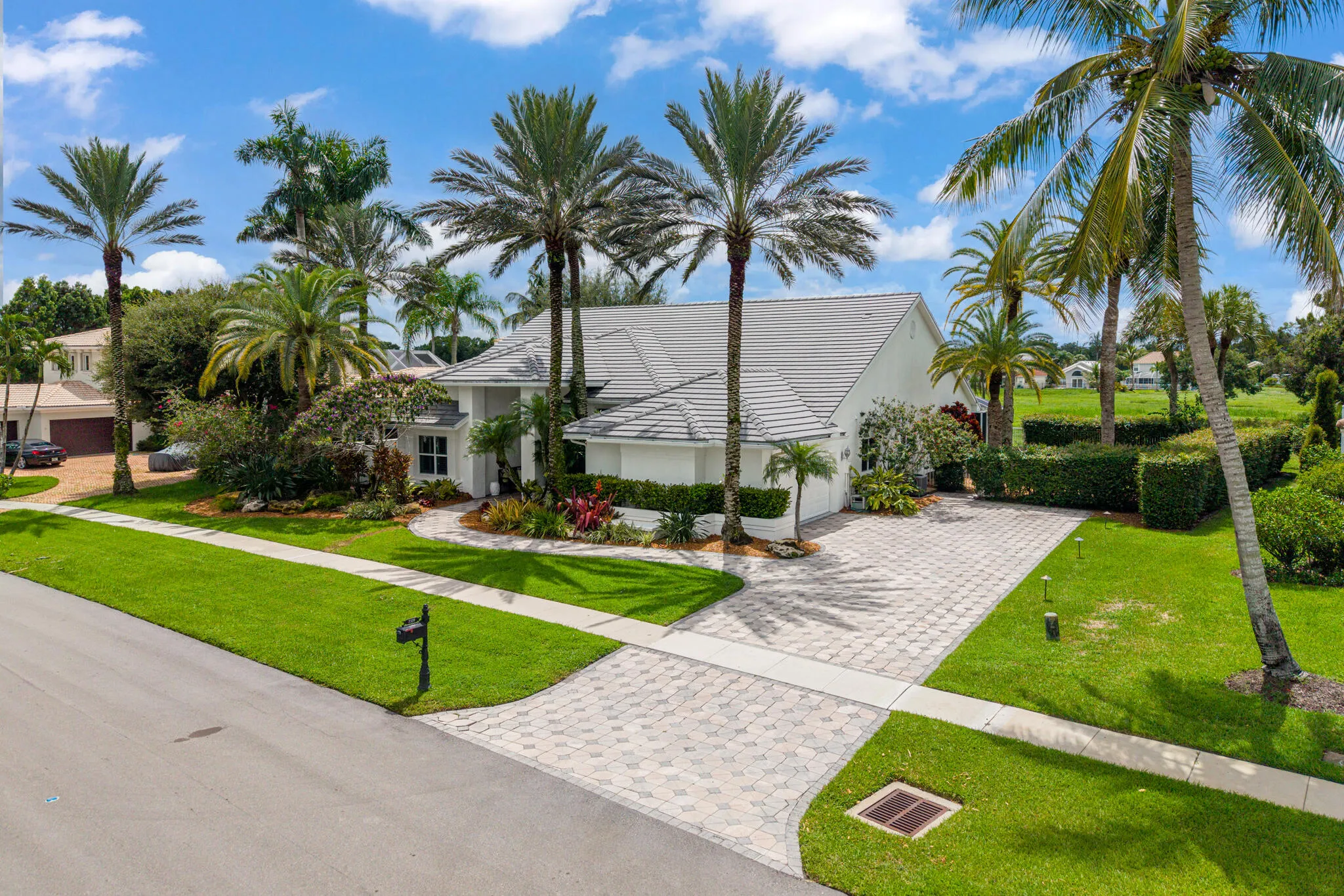 2339 Newbury Dr