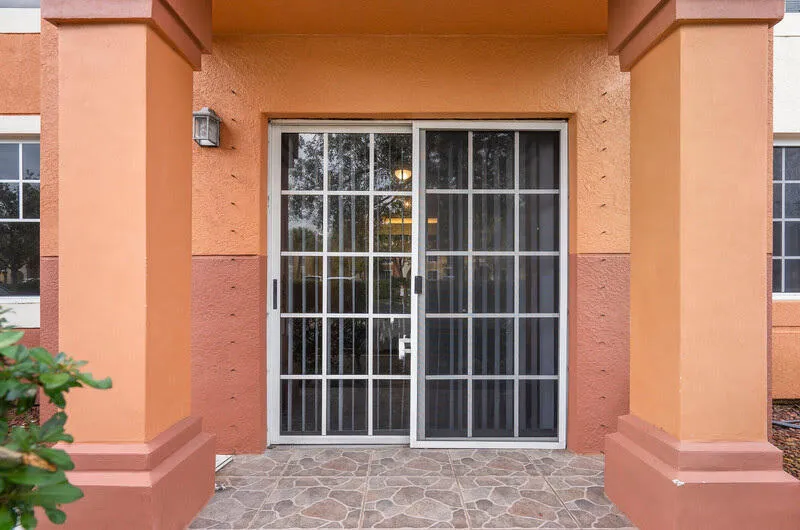 7103- patio