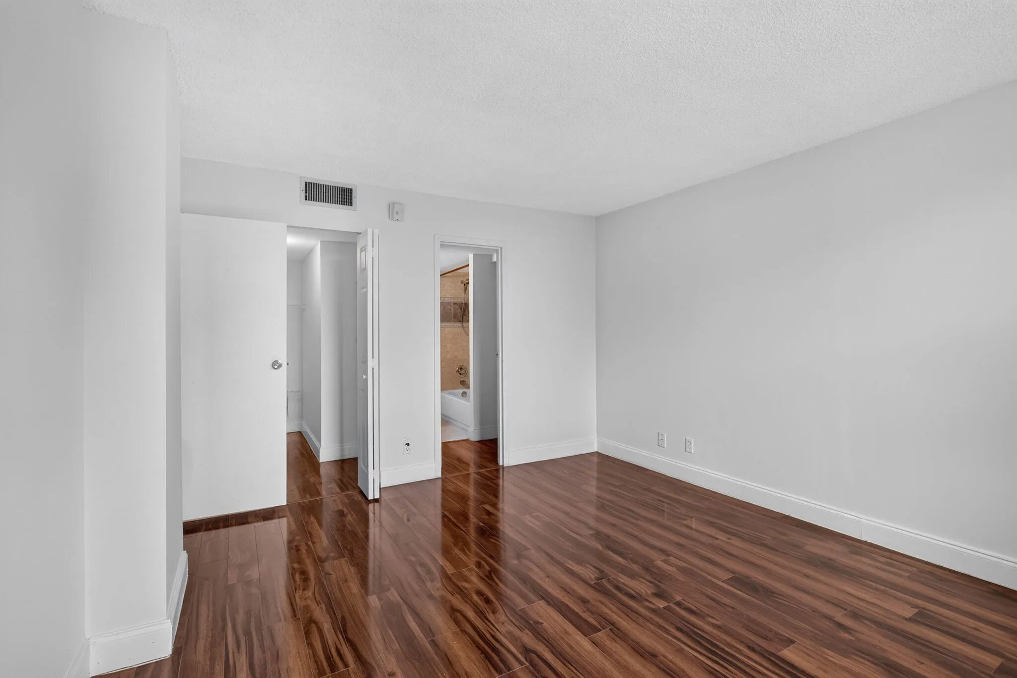 10 Primary Bedroom